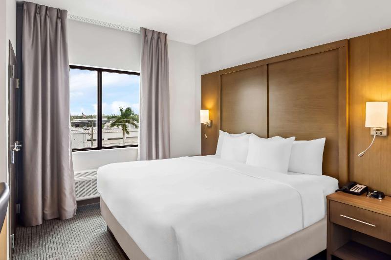 سوئیت جونیور با تراس, Krystal Grand Puerto Vallarta