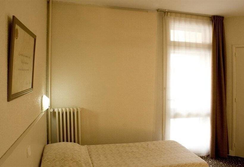 Номер Стандарт, Ours Blanc  Place Victor Hugo