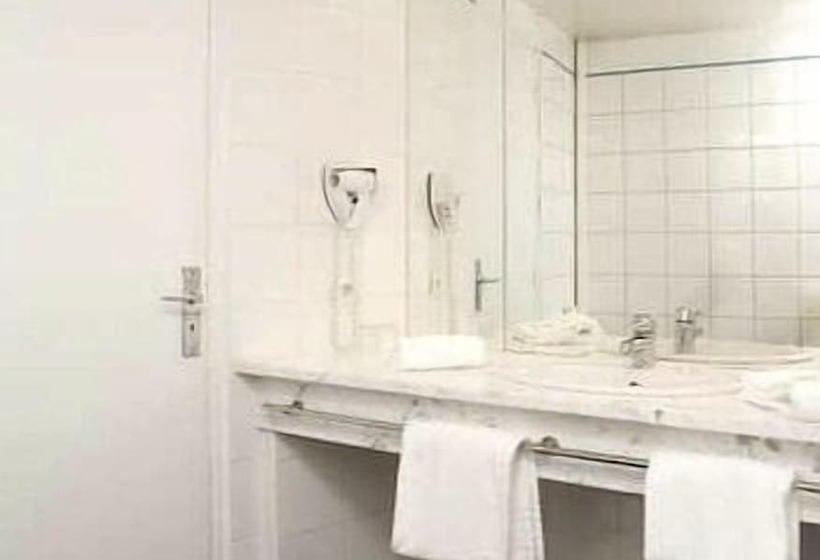 Superior Oda, Ours Blanc  Place Victor Hugo
