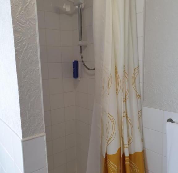 Quarto Estandar Individual, Corona Blackpool