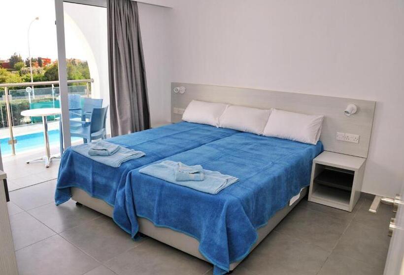 Апартаменты Deluxe с 1 спальней, с видом на бассейн, Kaos Hotel Apartments