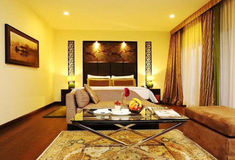 Superior room with lake view, Taj Dal View Srinagar