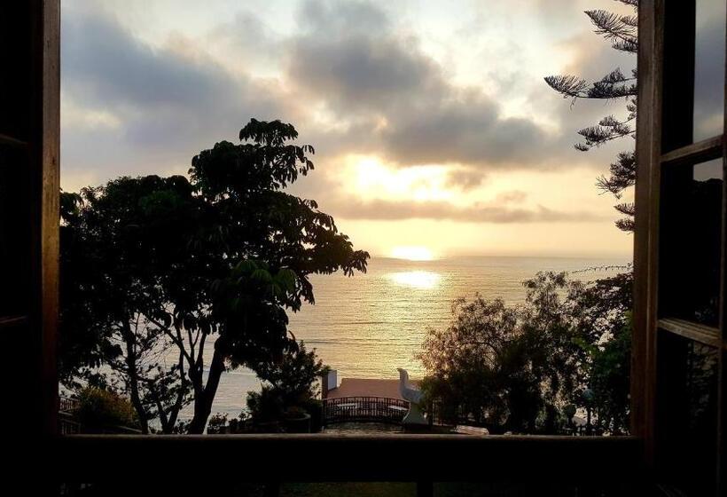 اتاق استاندارد با تراس و چشم‌انداز دریا, Second Home Peru