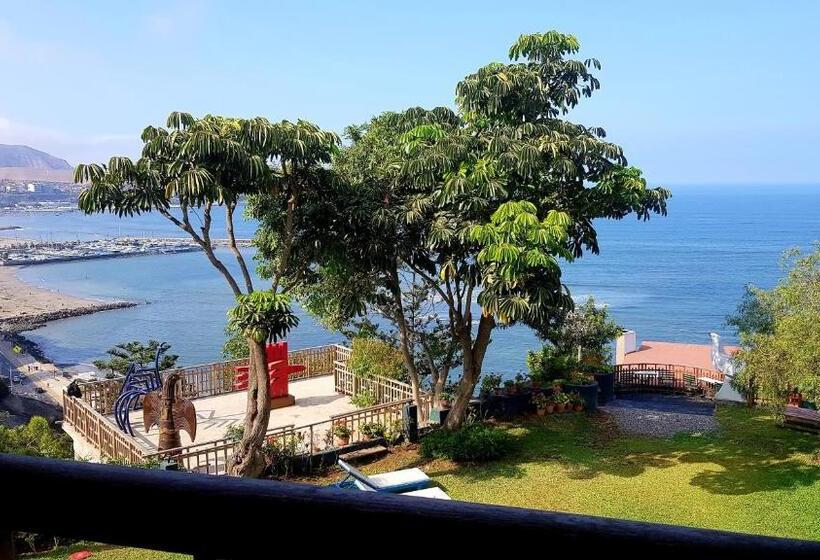 اتاق استاندارد با تراس و چشم‌انداز دریا, Second Home Peru