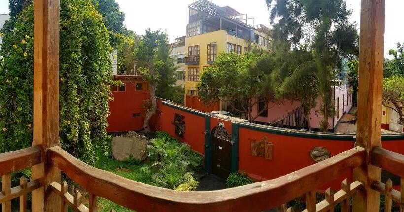 اتاق استاندارد با چشم‌انداز باغ, Second Home Peru