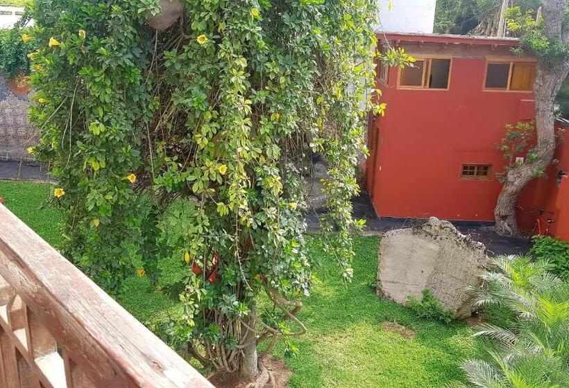 اتاق استاندارد با چشم‌انداز باغ, Second Home Peru