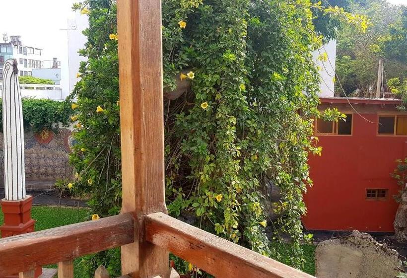 اتاق استاندارد با چشم‌انداز باغ, Second Home Peru