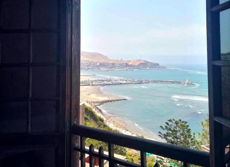 اتاق استاندارد با چشم‌انداز دریا, Second Home Peru