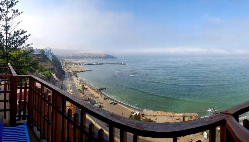 اتاق استاندارد با بالکن و چشم‌انداز دریا, Second Home Peru