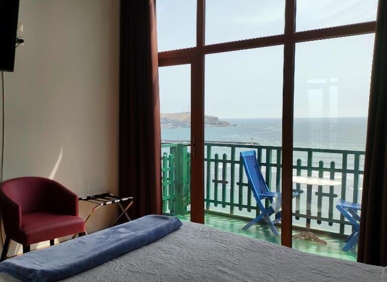 اتاق لوکس با بالکن و چشم‌انداز دریا, Second Home Peru