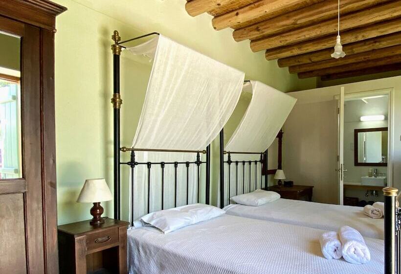 Студия Стандарт, Eveleos Country House