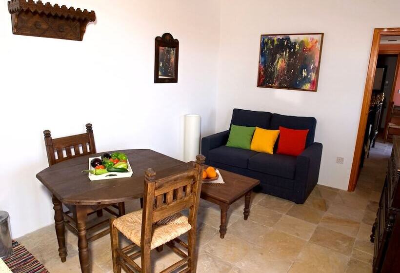 Апартаменты 1 Спальня, Eveleos Country House