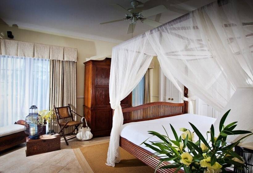 2 Bedrooms Suite Sea View, Point Grace