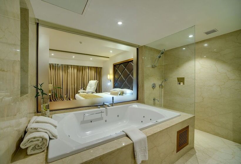 俱乐部房间, Ramee Grand Hotel And Spa, Pune