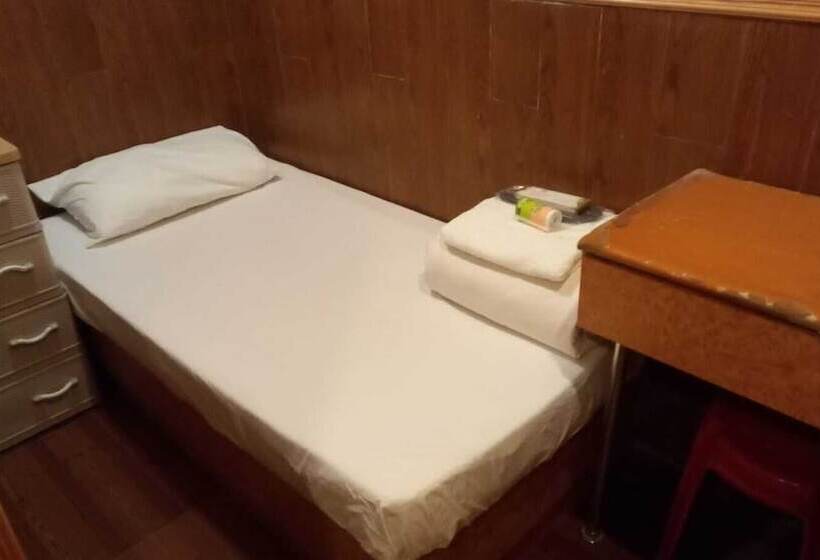 اتاق اکونومی یک تخته, Kowloon Hostel