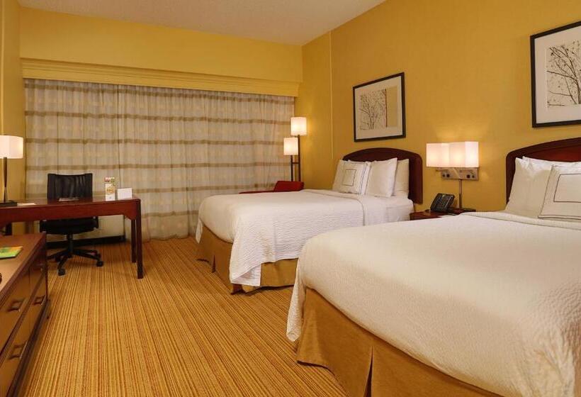 Номер Стандарт 2 Двуспальные Кровати, Courtyard By Marriott Springfield Airport