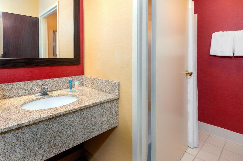 Люкс, Courtyard By Marriott Springfield Airport