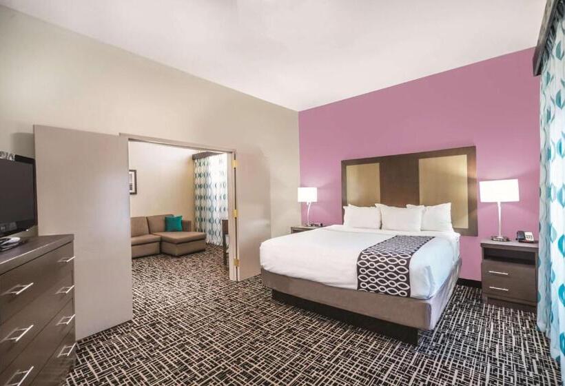 스위트 킹사이즈 침대, La Quinta By Wyndham Loudon