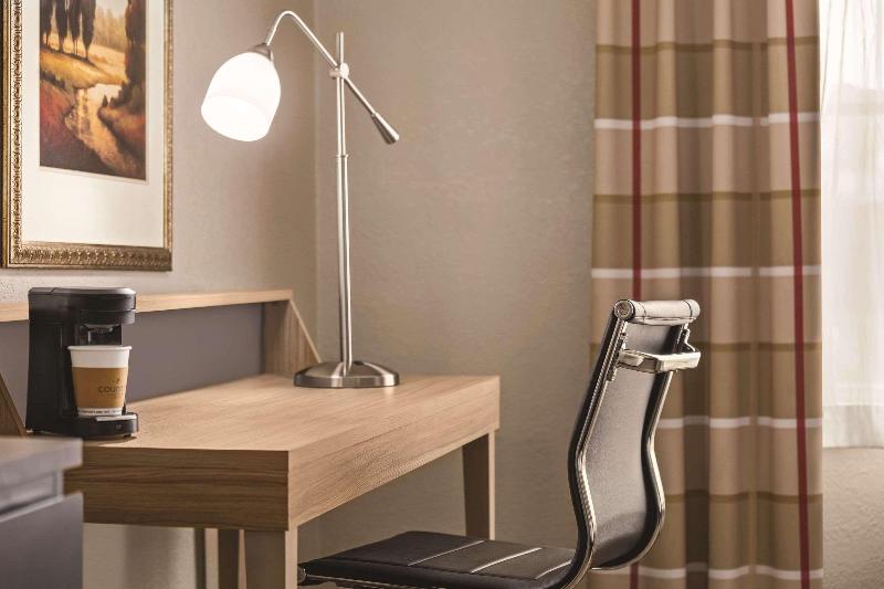 带大床的标准间, Country Inn & Suites By Radisson, Georgetown, Ky
