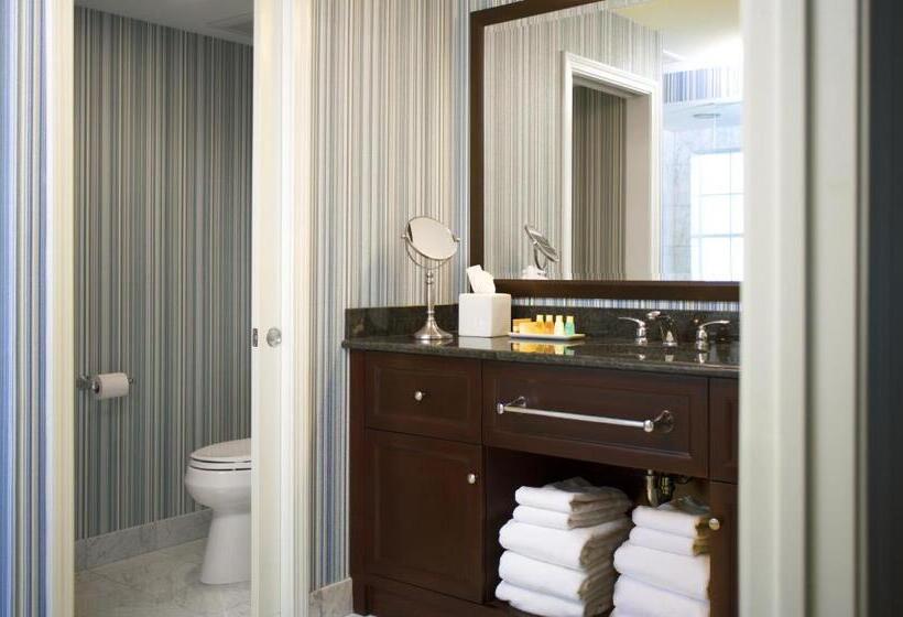 스탠다드 룸, Newport Beach Hotel & Suites