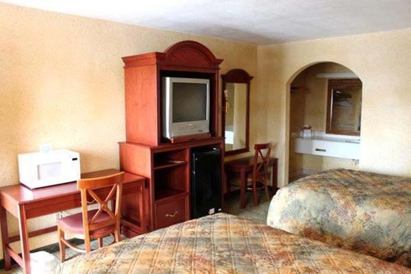 Номер Стандарт, Summit Inn Hempstead