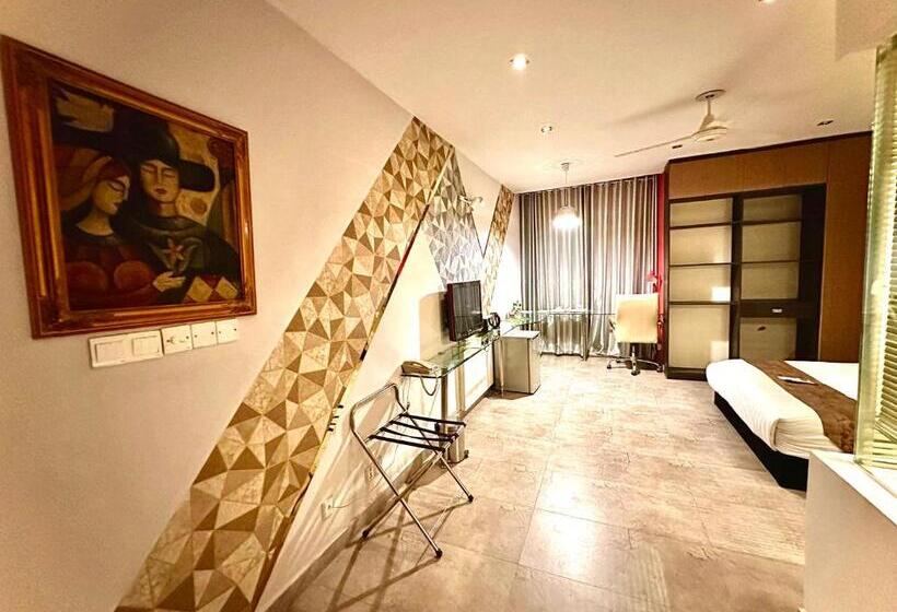 اتاق اجرایی, Contemporary Heights Hotel And Apartments