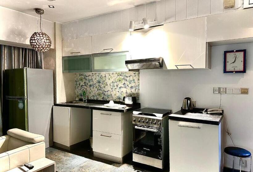 سوییت, Contemporary Heights Hotel And Apartments