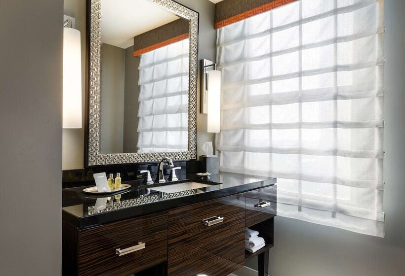 اتاق لوکس, Colcord Hotel Oklahoma City, Curio Collection By Hilton