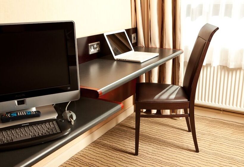 اتاق کلاسیک خانوادگی, Mercure Maidstone Great Danes