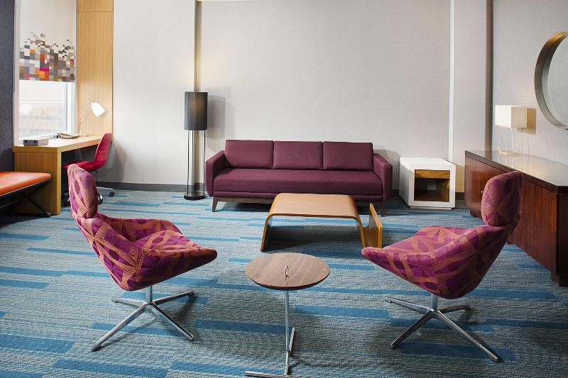 سوئیت با تخت بزرگ, Aloft Charlotte City Center