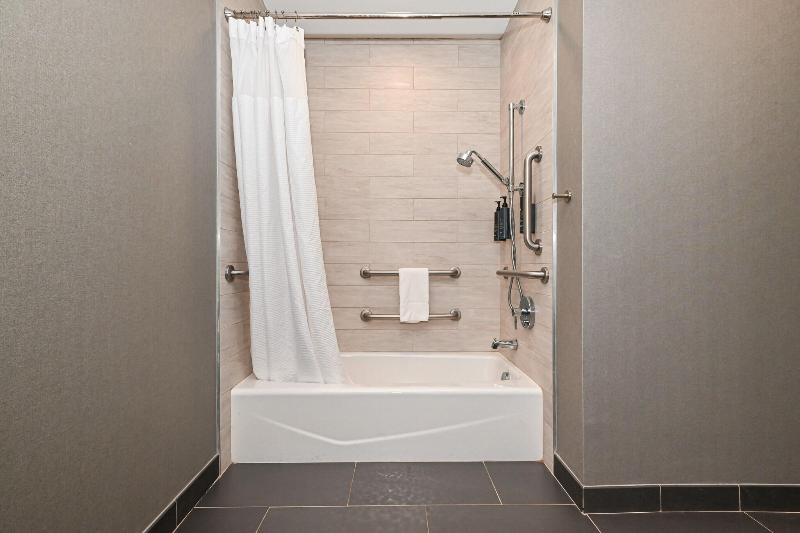 اتاق استاندارد با تخت دو نفره بزرگ, Aloft Charlotte City Center