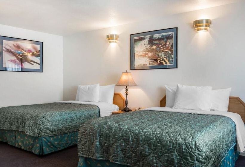 Номер Стандарт 2 Двуспальные Кровати, Rodeway Inn Beaumont