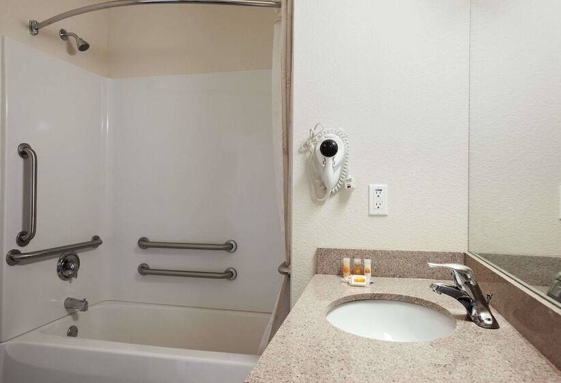 스위트, Days Inn & Suites By Wyndham Columbus Ne