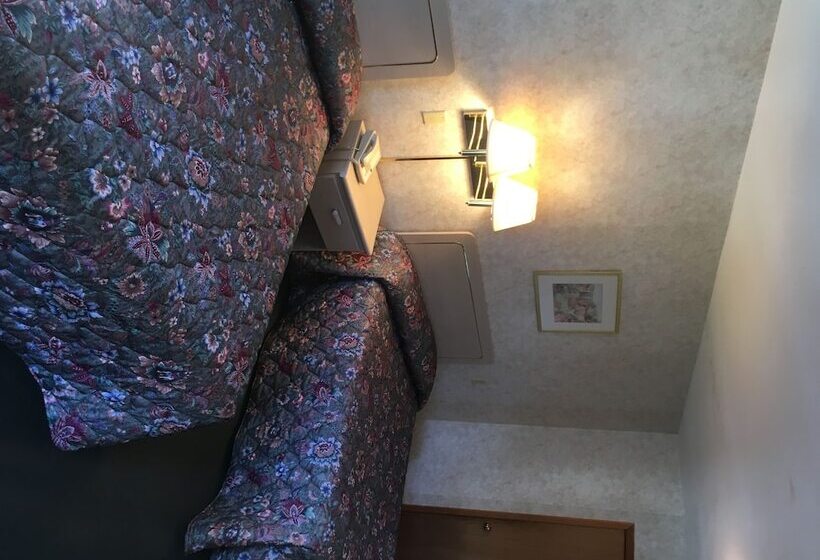 带2个双人床的标准工作室, The Springwater Inn