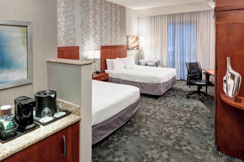 Номер Премиум, Hampton Inn & Suites Jennings