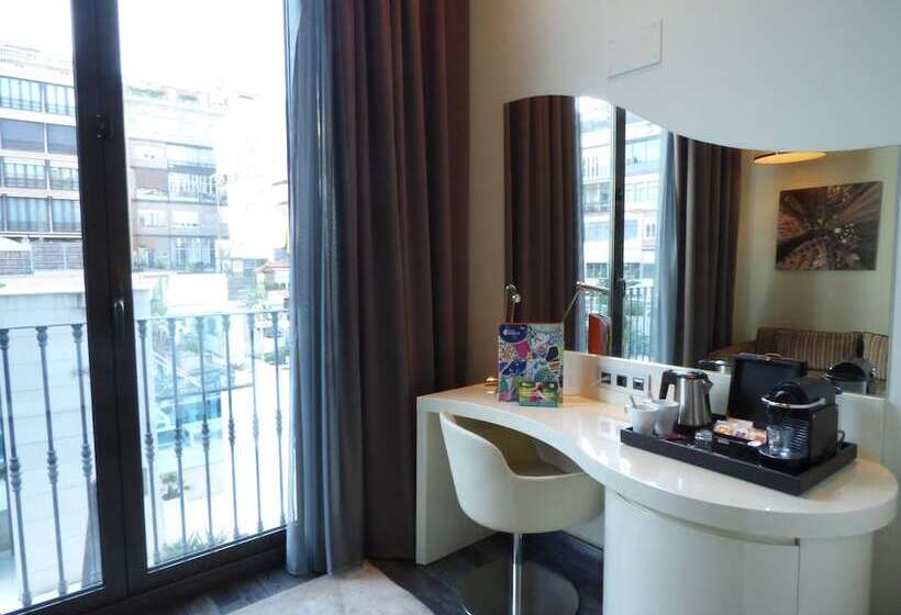 Люкс Вид на Бассейн, Indigo Barcelona   Plaza Catalunya 4sup, An Ihg