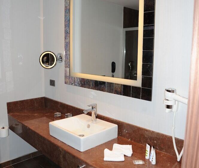 Standard Room, Mercure Istanbul Altunizade