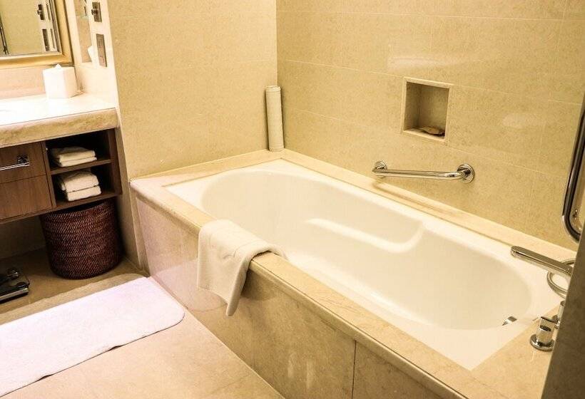 اتاق لوکس با چشم‌انداز دریاچه, Shangrila Yangzhou