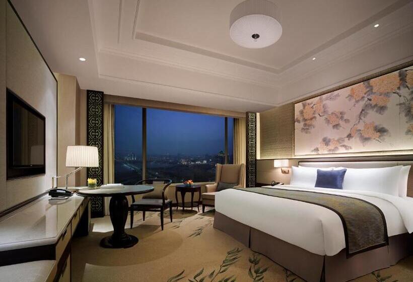 Club Room King Bed, Shangrila Yangzhou