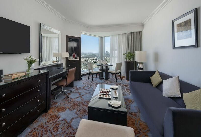 سوییت جونیور با چشم‌انداز شهر, Swissotel Makkah