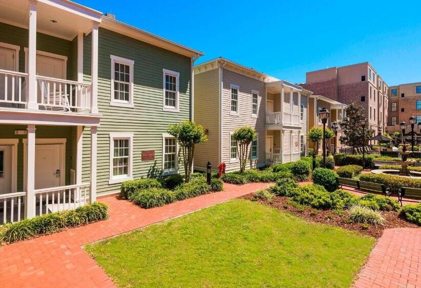带大床的标准工作室, Residence Inn Savannah Downtown Historic District