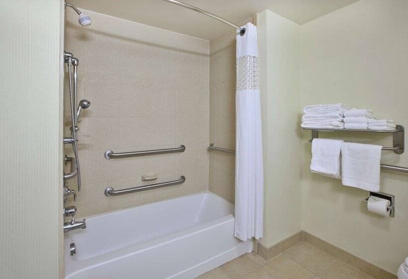 Номер Стандарт, Hampton Inn & Suites Plattsburgh