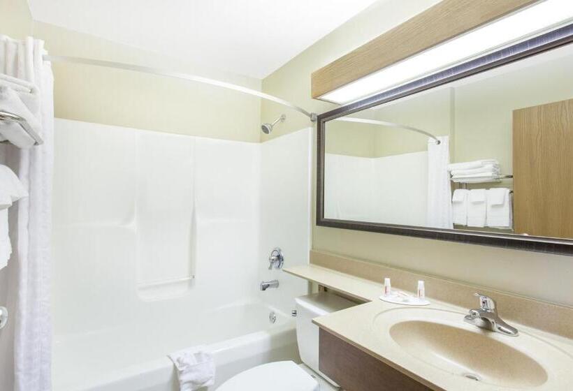 스위트, Super 8 By Wyndham Richlands/claypool Hill Area