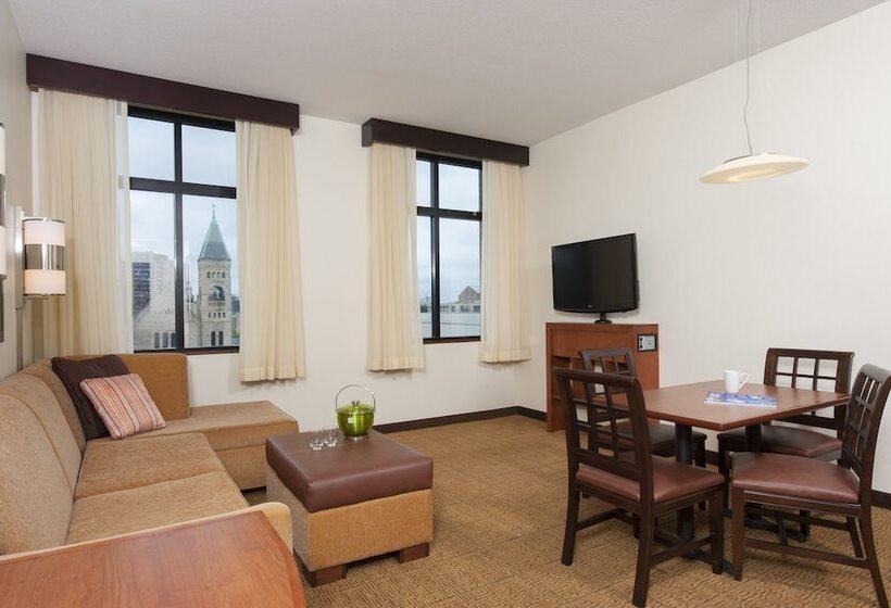 سوئیت با تخت بزرگ, Hyatt Place Des Moines/downtown