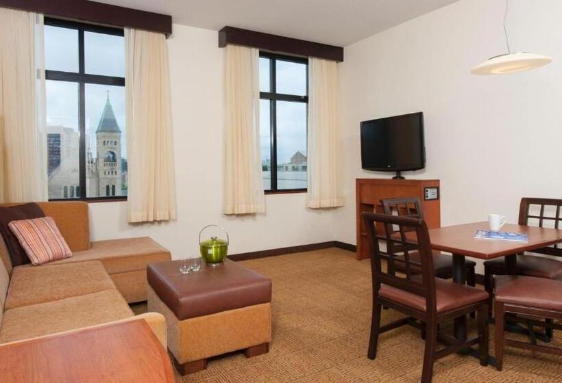 سوئیت برای معلولان, Hyatt Place Des Moines/downtown