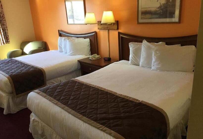 Номер Стандарт, Lake Tree Inn & Suites