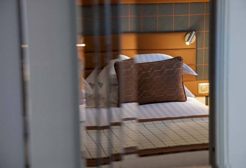 اتاق سوپریور, Sleeping Belle   Gare De Lyon Bastille