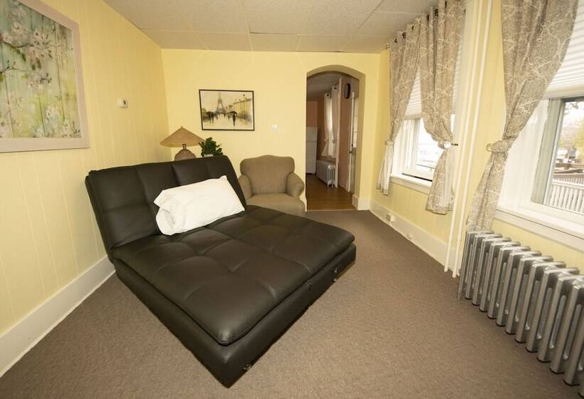 Апартаменты 1 Спальня, Simmons Motel And Suites