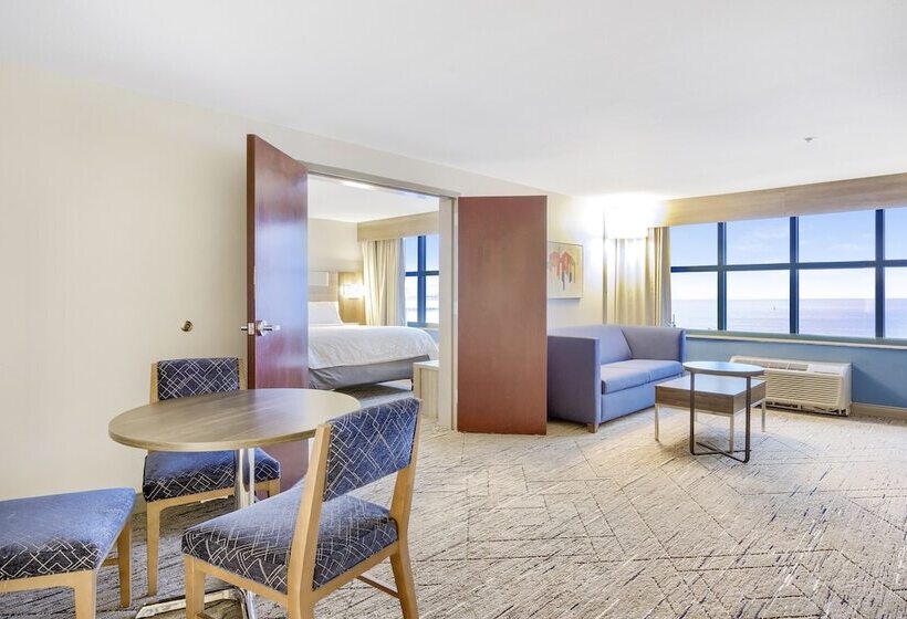 Люкс, Holiday Inn Express   Gulfport Beach, An Ihg