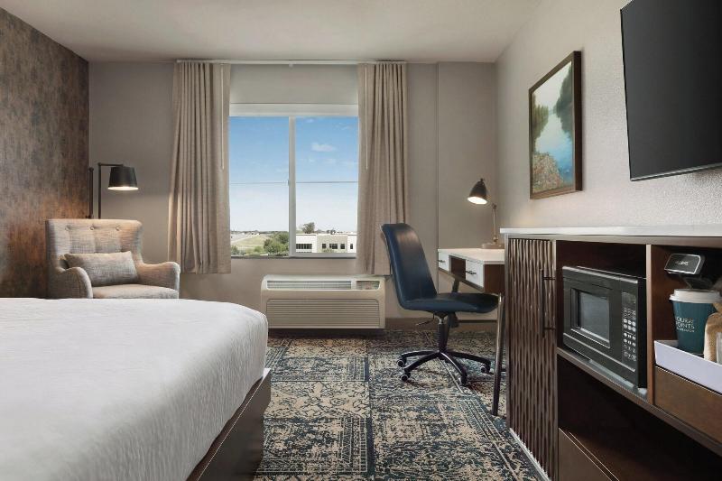 스탠다드 룸 킹사이즈 침대, Four Points By Sheraton Sacramento Airport